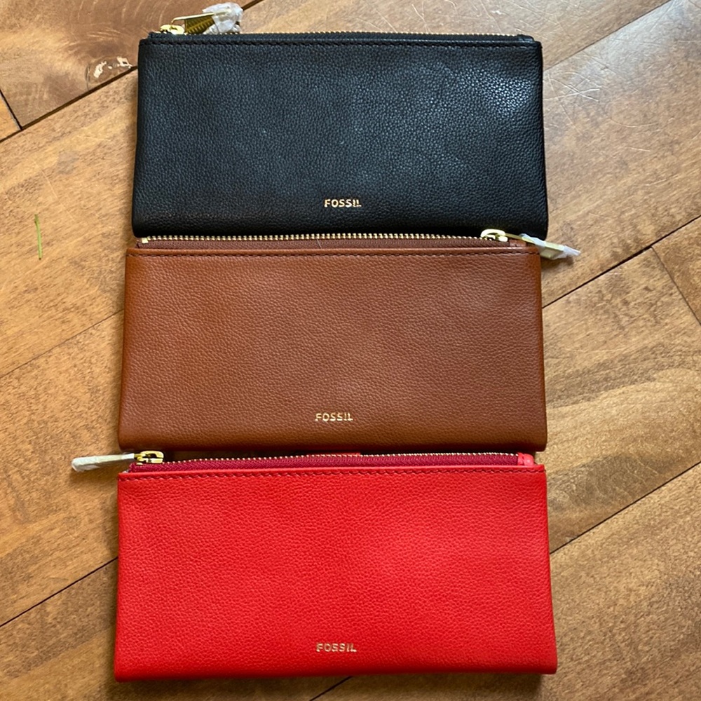 NWT Fossil Lainie Clutch Wallet - Leather Red, Brown or Black zipper top